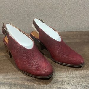 Lucky Brand wine colored snakeskin leather bootie/mule